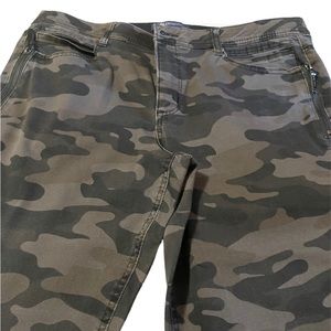 Camo pant Democracy size 16 excellent condition! A must have!!!